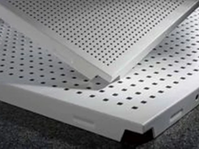 سقف کاذب مقاوم در برابر رطوبت: انتخابی ایدهآل برای فضاهای مرطوب همراه با بررسی مزایا و کاربردها