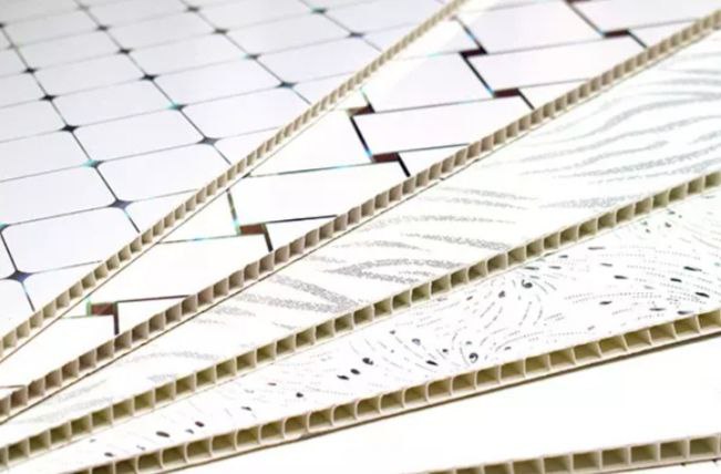 طبقه بندی آتش  در مورد سقف کاذب  تایل PVC به چه صورت  هست ؟