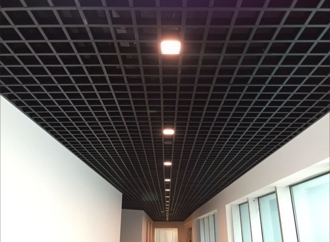 بهترین قیمت تایل آلومینیومی وسط پانچ ای جی وی 18 دی۱۴۰۴